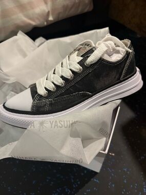 BNWT Maison Mihara Yasuhiro Black Yucca OG Sole Bleach-Wash Low-Top Sneakers
